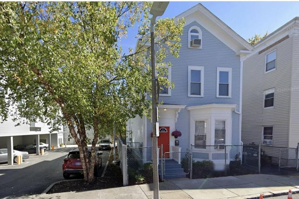 Your Home Away From Home - Jamaica Plain, Бостон Экстерьер фото